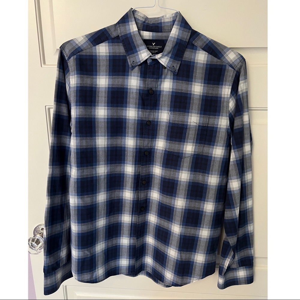 American Eagle Long Sleeve Classic Fit Button Down